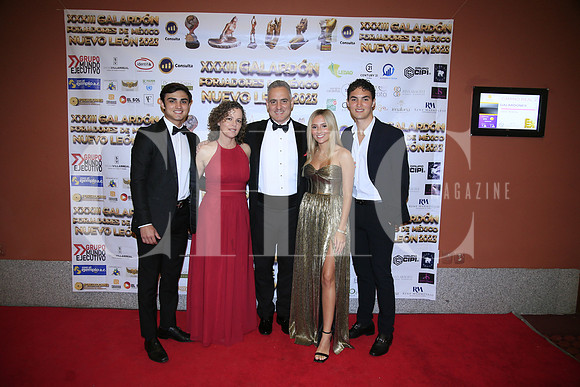 Mauricio Canales, Hannia Menzel, Mario Canales Tania Canales y Mario Canales