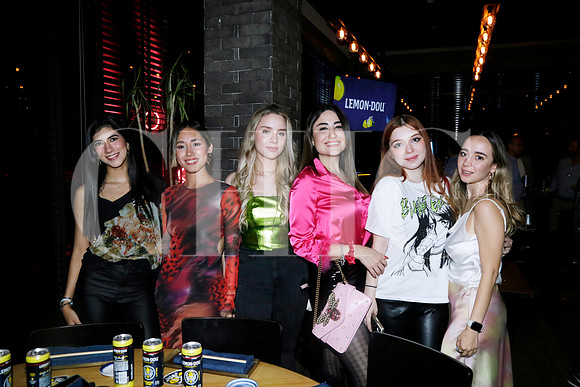 Anitsha Hamitani , Bárbara Solar, Josssa Sada, Daniela Islas, Ana Pau González y Marilú González