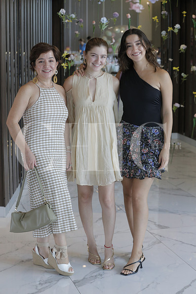 Adriana Reina, Natalia Reina y Pamela Reina 3
