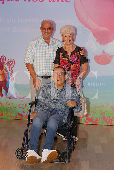 Gustavo Rodriguez, Dora Gonzalez y Gustavo Manuel Rodríguez1