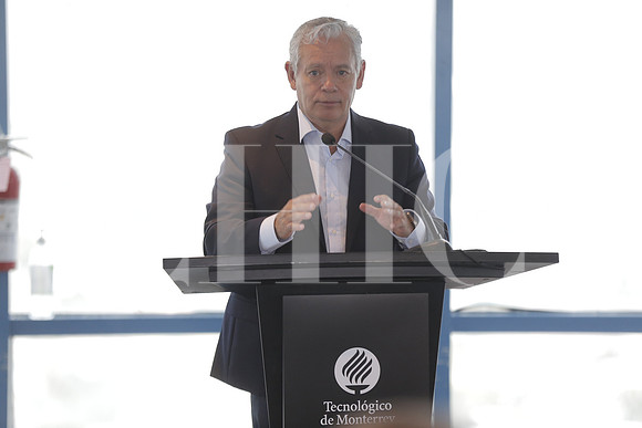 Mario Adrián Flores Castro 1