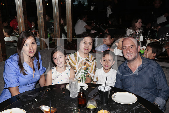 Denisse Contreras, Sofia Lagunes, Gloria Morales, Alejandro Lagunes y Alejandro Lagunes 2
