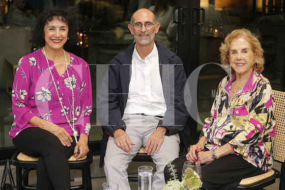 Paulina Treviño, Adrián Treviño y Graciela Muguerza