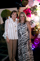 Anet Rojas de Manautou y Lily Ayala