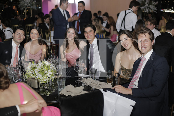 Carlos Gonzalez, Viviana Maldonado y Daniela Doddoli, Jorge Gutierrez, Isabella García y Guillermo Campuzano 3