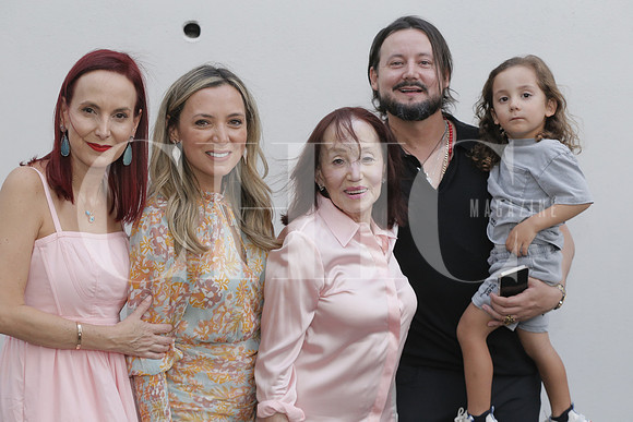 Mónica García, Angela García, Mónica Gonzalez, Charly García y Piero García 3