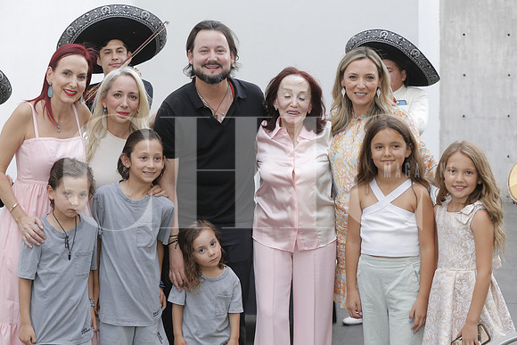 Mónica García, Charly García,  Mónica Gonzalez,  Angela García, Martha Garza, Maximo García, Piero García, Drago García, Regina Coppel y Daniela Coppel 4