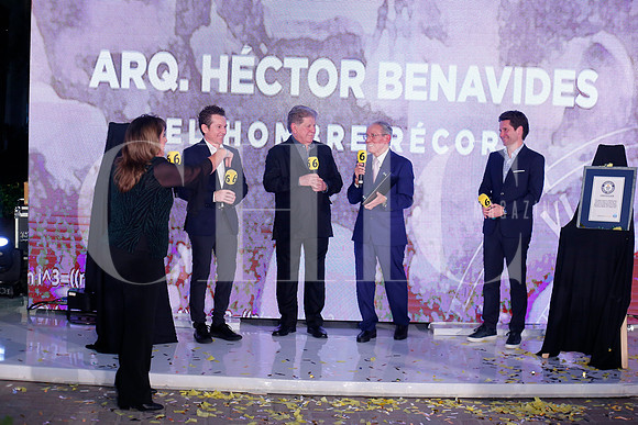 Entrega reconocimiento 55 años 22