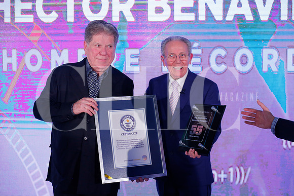 Entrega reconocimiento 55 años 26