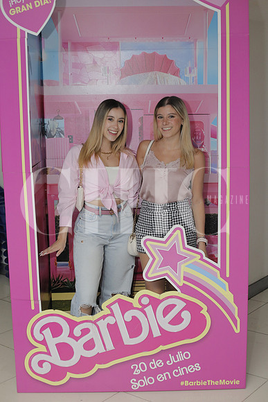 Karina de Hoyos y Luisa de Hoyos 3