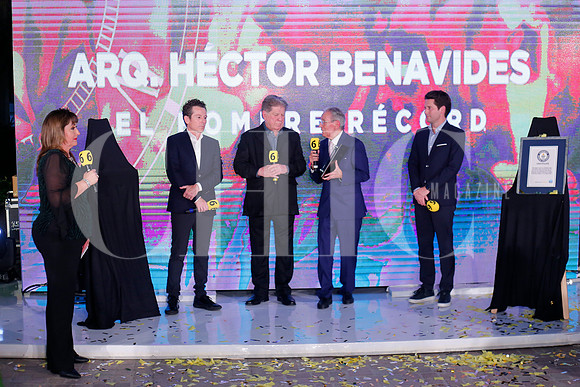 Entrega reconocimiento 55 años 17