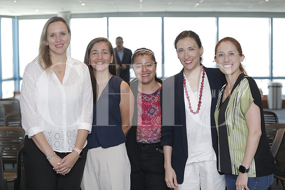 Jennie Kukutschka, Paola Visconti, Sandra Reyes, Cynthia Villarreal y Ada Bersoza 3