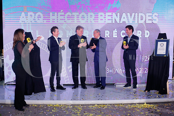 Entrega reconocimiento 55 años 20
