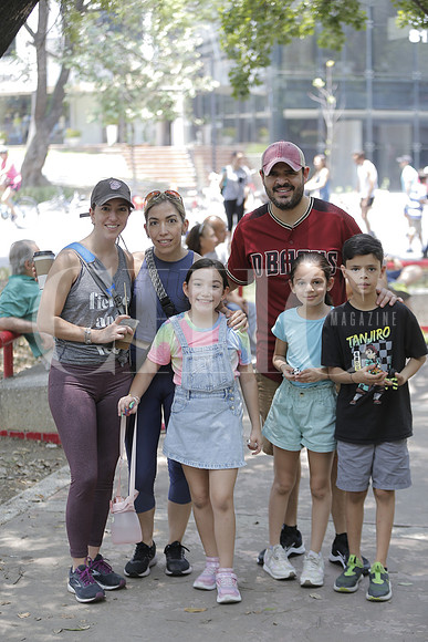 Ivonne Mayagoitia, Gemma Mayagoitia, Eduardo García, Gemma Dogin, Marian García y Gael García 5