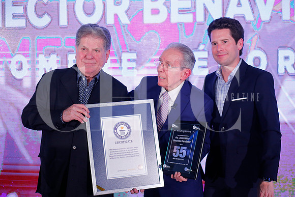 Entrega reconocimiento 55 años 27