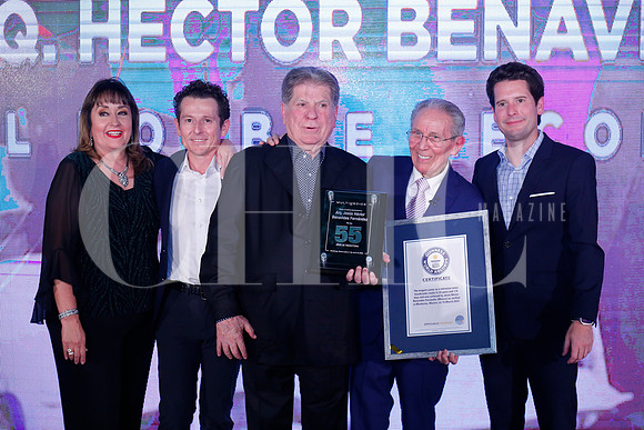 Entrega reconocimiento 55 años 33