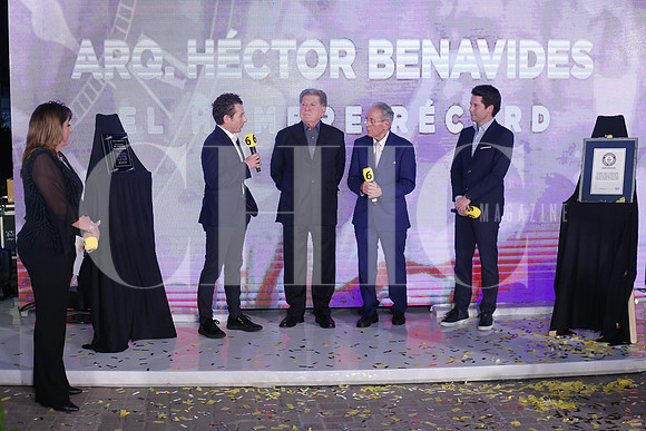 Entrega reconocimiento 55 años 5