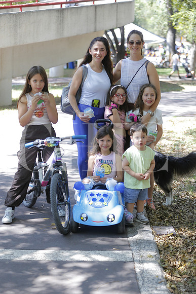 Tere Farias, Maya Serrano, Vale Serrano, Euge García, Lorena Farias, Icker Serrano y Marcela García 1