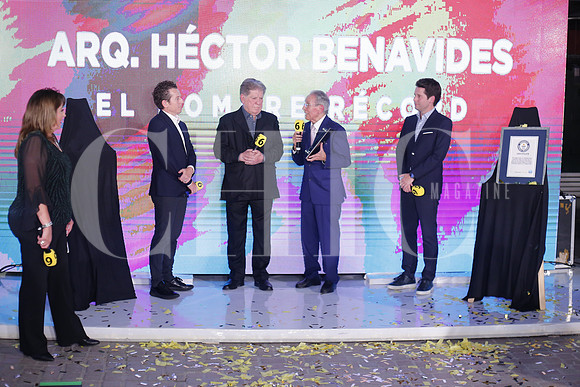 Entrega reconocimiento 55 años 19