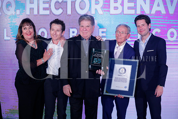 Entrega reconocimiento 55 años 28