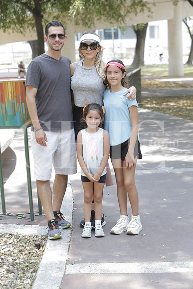 Abner Martínez, Sonia Villarreal, Allegra Martínez y Amanda Martínez 3