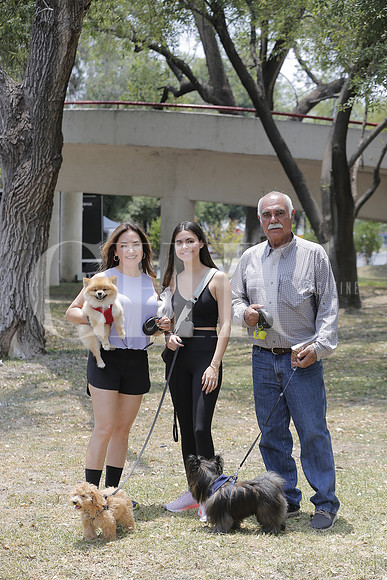 Patricia Gonzalez, Melissa Garza y Francisco Garza 4
