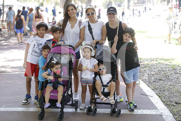 Antur Sandoval, MAximo Sandoval,Mikel Sandoval, Fendy Sandoval, Fendy Rodríguez, Paula Sanchez, Myrna Sandoval, Camil Robles, Jenny  Sandoval y Thiago Robles 12