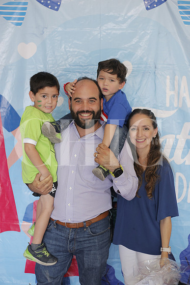 Adrián Moreira, Rogelio Moreira, Marcelo Moreira y Raquel Hernandez 6
