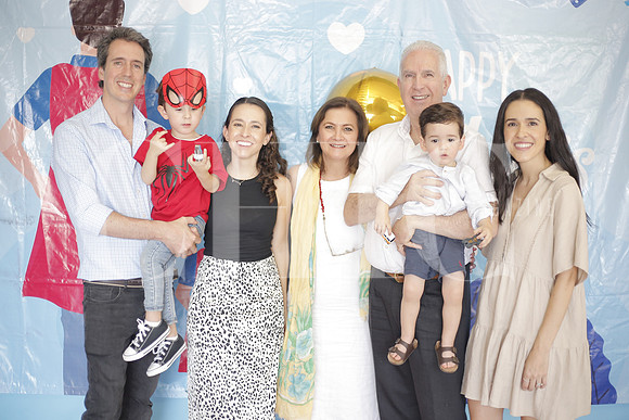 Jordi Palacios, Jordi Palacios, Gaby Perez, Gabriela Simon, Estefanía Perez, Jeronimo Fernandez y Donato Perez 11