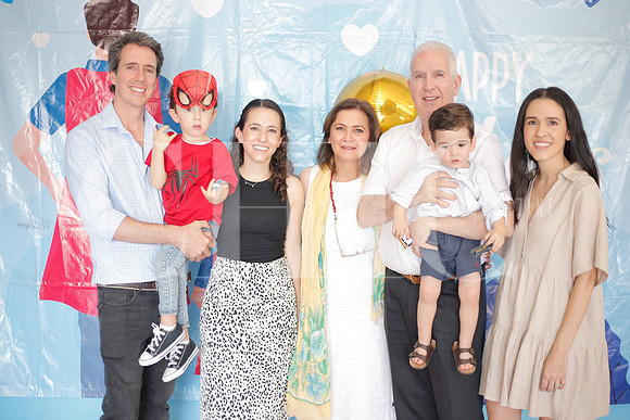 Jordi Palacios, Jordi Palacios, Gaby Perez, Gabriela Simon, Estefanía Perez, Jeronimo Fernandez y Donato Perez 16