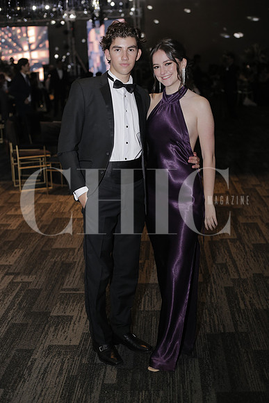 Adrián Estrada y Valeria Saldaña 2