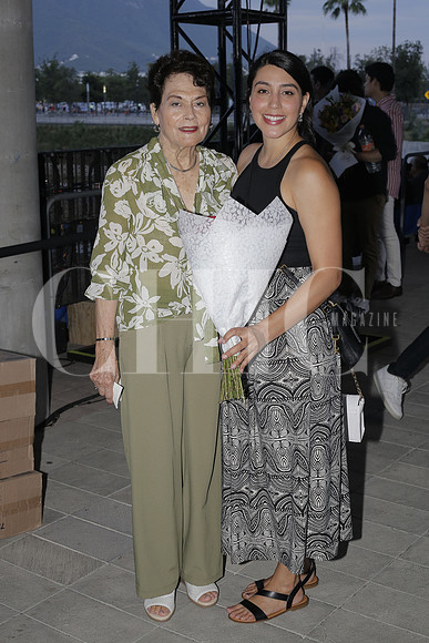 Patricia García y Rosa Bravo1