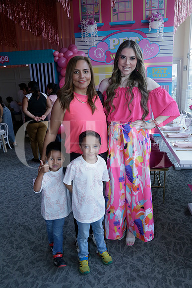 Tamara Morales, Astrid Rivero, Leonardo Sosa y Enrique Sosa (2)