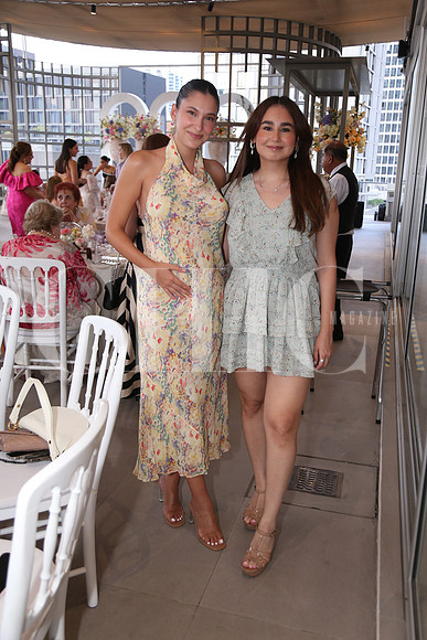 Valeria González y Marian Lozano 0