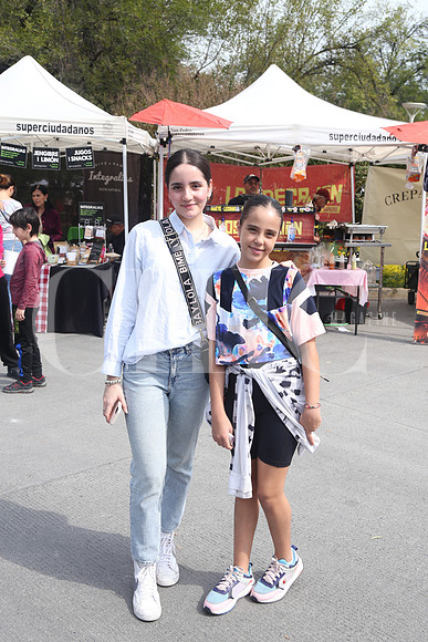 Germania Roblez y Tamara Robles