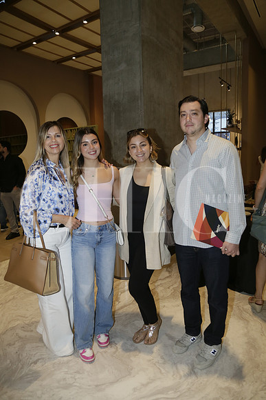 Diana Ordoñez, Paulina Fernández, Mariana Fernández y Hugo Fernández (2)