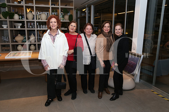 María Luisa García Corral, Elsa Fernández, Nora Gómez de Villarreal, Patricia García Corral y Cristina Arabella 1