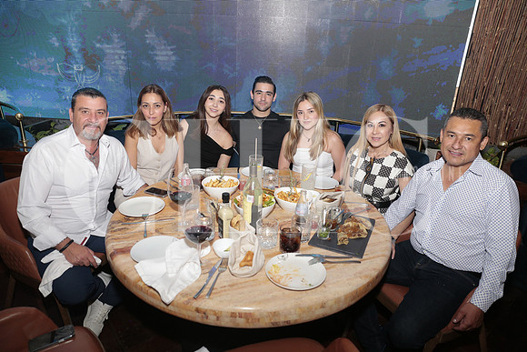 Miguel Pepi, Paola Gonzalez, Ana Paola Pepi, José Miguel Pepi, Mariana Valero, July Rodriguez y Michel Coronado 3