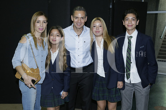 Nancy García; Mariana Barrón, Emeterio Barrón, Fernanda Barrón y Roberto Barrón