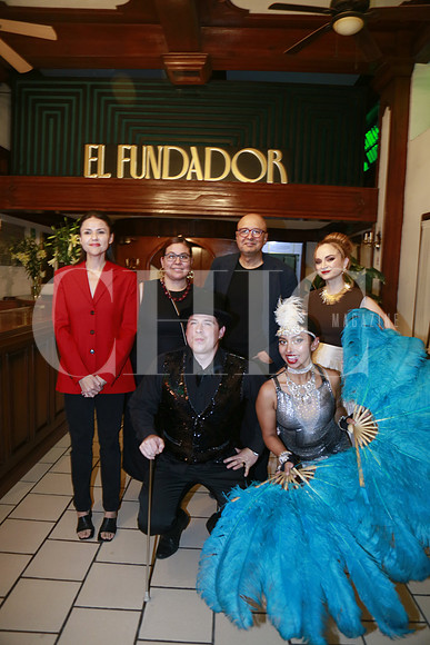 Fabiola Sánchez, Elisa Sánchez, Carlos Ortiz, Caro Treviño, Orlando Cruz y Valeria Vázquez (3)