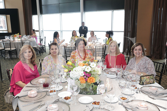 Leticia Rendon, Laura Valdes, Ana Alicia Gomez, Reyna San Miguel e Irene Martinez 2