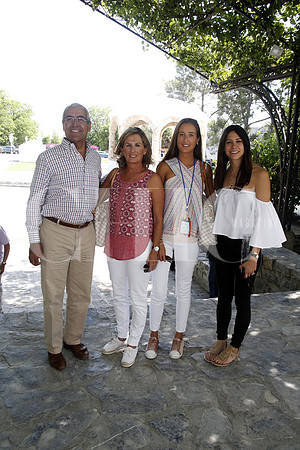 Rodolfo Valdes, Susana  de Valdés, Lucía Valdés  y Sofía Robles
