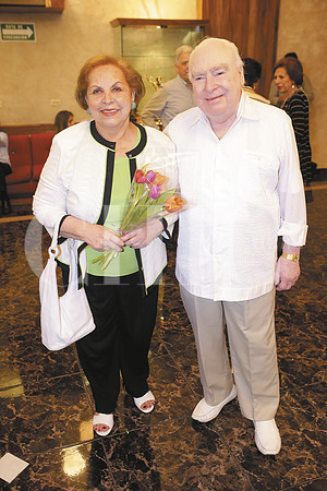 Blanca Calderón de González y José González
