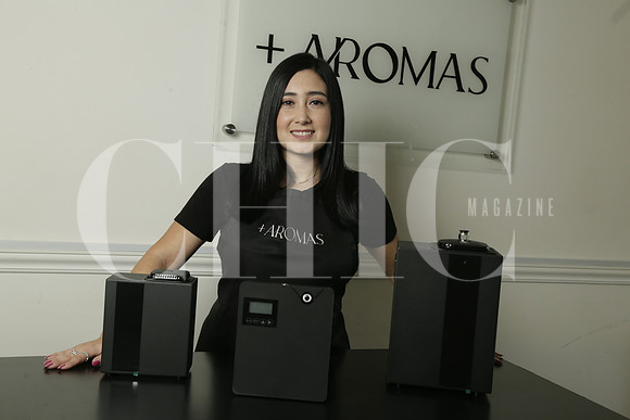 Laura (32)