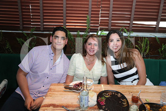 Maurico Cantú, Marcela Cortéz y Mariana Villarreal 1