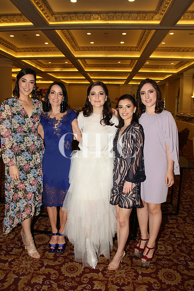 Viviana Safi, Marissa Drexel de Safi, Paola Isabel Safi, Vanessa Safi y Raquel Safi (4)