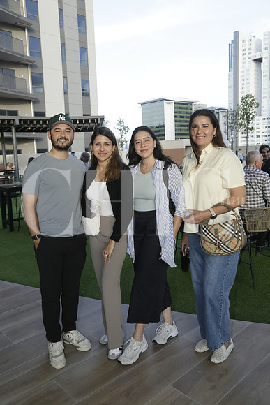 Alejandro Aragón, Melissa Álvarez, Mariana Álvarez y Alicia Castañeda (3)