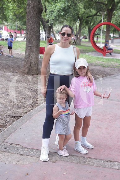 Mariana Torres, Mila López y Mara López 1