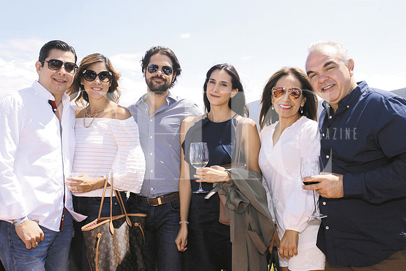 Carlos Enríquez, Karla Díaz de León, Jorge Corcuera, Ale Pérez, Laura de Gutiérrez y Luis Gutiérrez (2)
