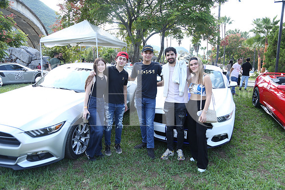 Vanesa Salazar, Alex Salazar, German González, David Garza y Melisa Lozano